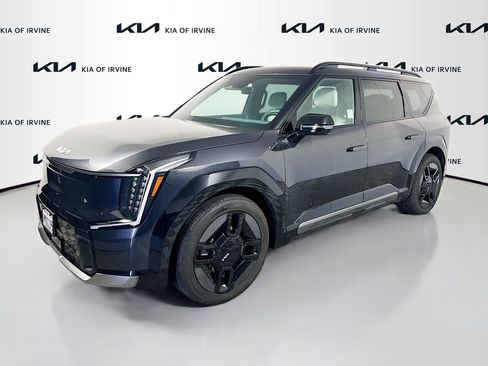 Used 2024 Kia EV9 GT-Line AWD/4WD image 3