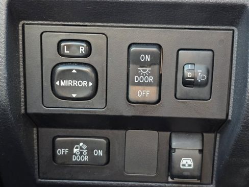 Used 2017 Toyota Tundra SR5 w/ TRD Off Road Package AWD/4WD image 14