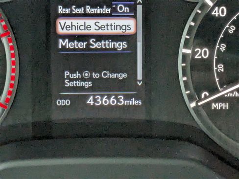 Used 2022 Lexus GX 460 Premium w/ Premium Package image 32