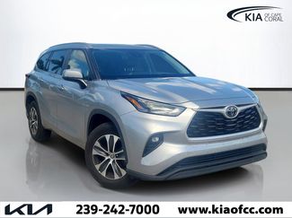 Used 2023 Toyota Highlander XLE FWD video 1