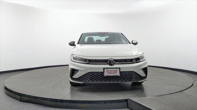 Used 2025 Volkswagen Jetta Sport FWD image 8