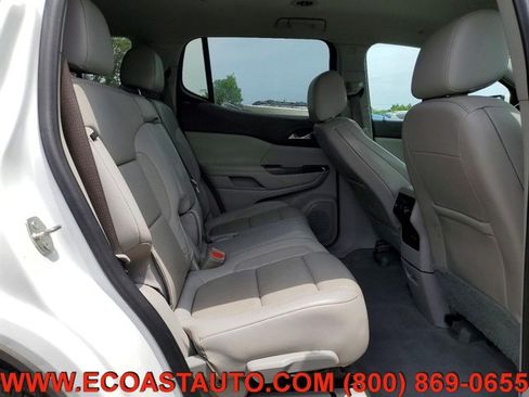 Used 2020 GMC Acadia SLT w/ LPO, Cargo Package FWD image 12