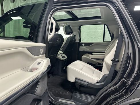 Used 2025 Lincoln Navigator Reserve image 42