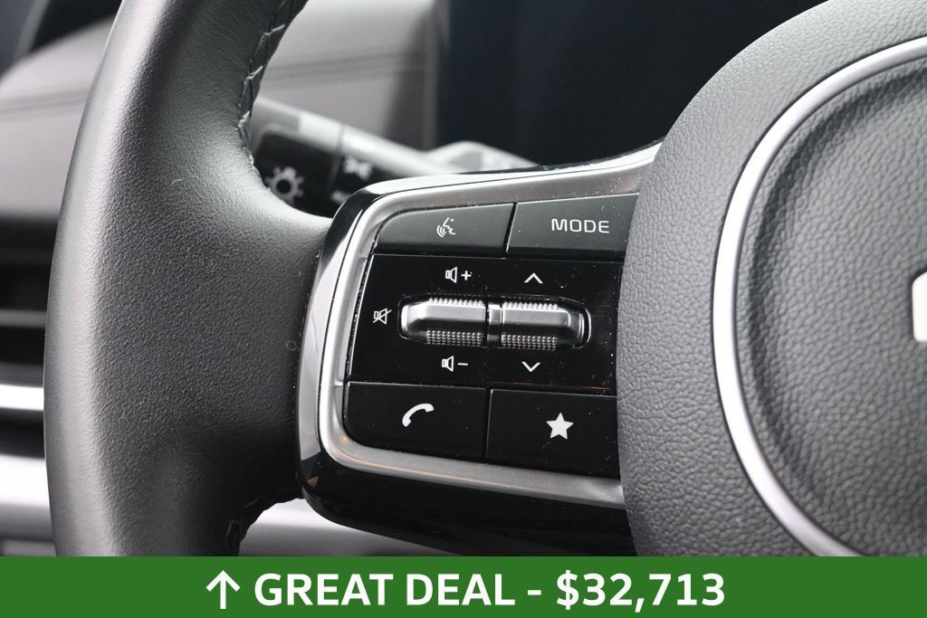 Used 2026 Kia Carnival FWD image 20