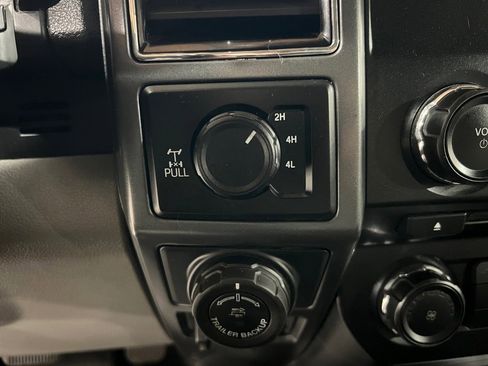 Used 2018 Ford F150 XLT w/ Trailer Tow Package image 32