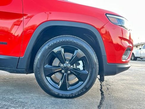 Used 2021 Jeep Cherokee Altitude image 15