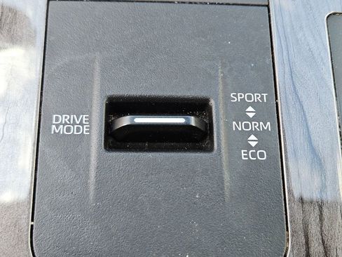 Used 2023 Toyota Highlander Platinum AWD/4WD image 21