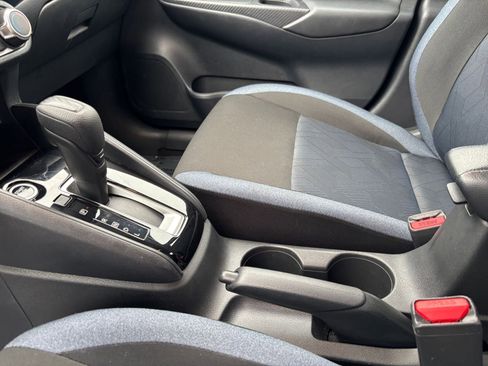 Used 2025 Nissan Versa SV image 40