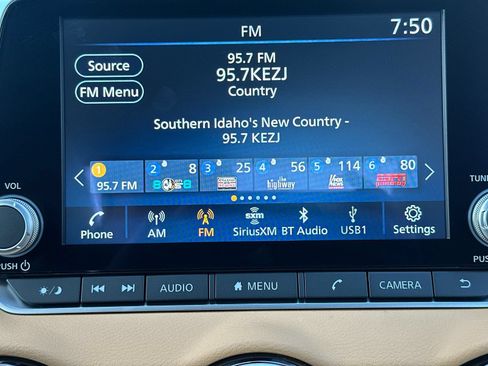 Used 2025 Nissan Sentra SV w/ SV Premium Package FWD image 19