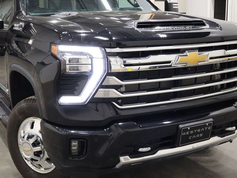 Used 2024 Chevrolet Silverado 3500 High Country w/ High Country Premium Package AWD/4WD image 45