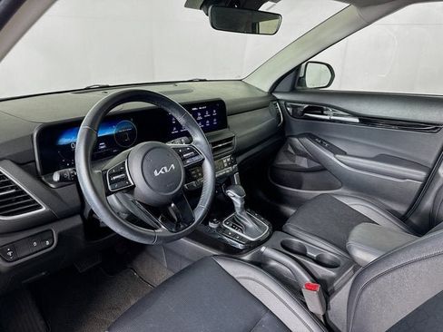 Certified 2024 Kia Seltos EX AWD/4WD image 9