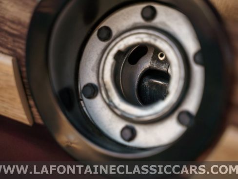 Used 1991 Jeep Grand Wagoneer Base image 30