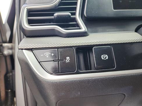 Used 2023 Kia Sportage LX FWD image 25