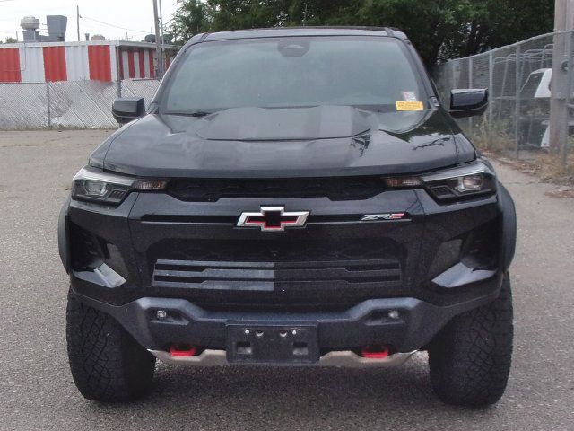 Used 2023 Chevrolet Colorado ZR2 w/ ZR2 Convenience Package III AWD/4WD image 2