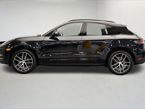 Used 2025 Porsche Macan Turbo image 2