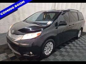 Used 2016 Toyota Sienna XLE w/ XLE Navigation Package FWD image 1