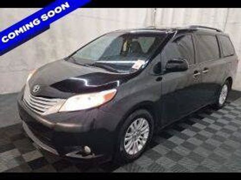 Used 2016 Toyota Sienna XLE w/ XLE Navigation Package FWD image 1