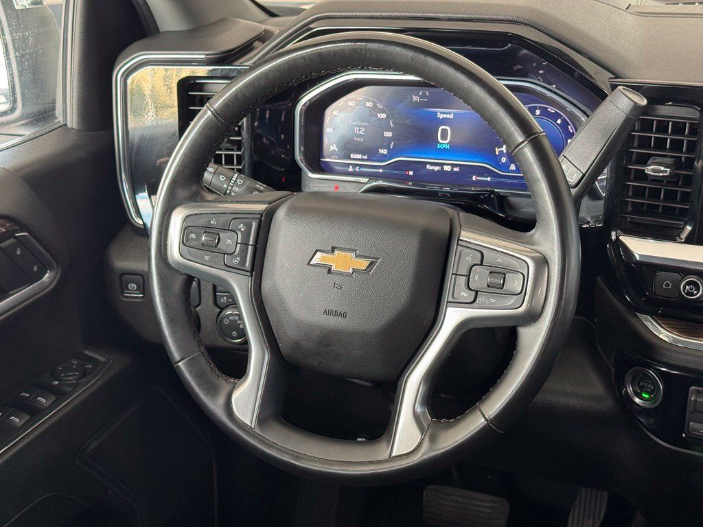 Used 2025 Chevrolet Silverado 1500 LT RWD image 23