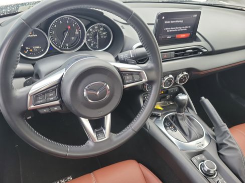 Used 2022 MAZDA MX-5 Miata RF Grand Touring image 4