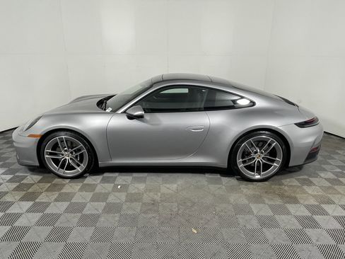 Used 2025 Porsche 911 Carrera image 2