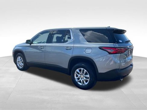 Used 2023 Chevrolet Traverse LS w/ Safety Package FWD image 3