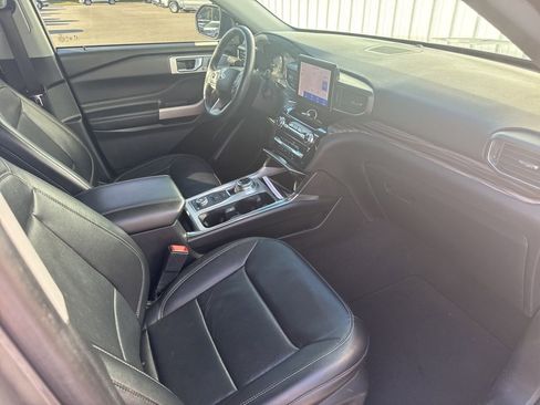 Used 2022 Ford Explorer Limited AWD/4WD image 9