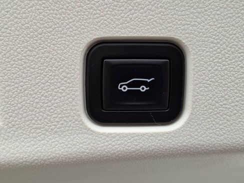 Used 2024 GMC Acadia Denali w/ Super Cruise Package image 31