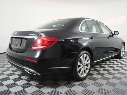 Used 2018 Mercedes-Benz E 300 4MATIC image 3