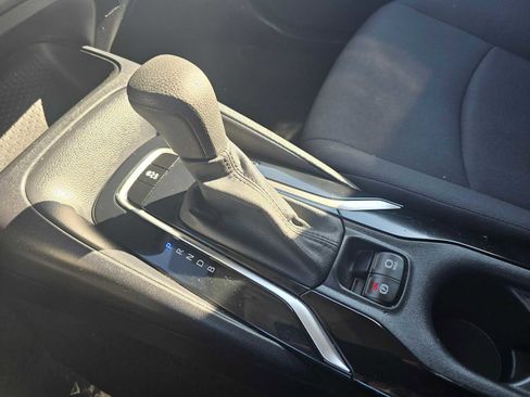 Used 2022 Toyota Corolla LE image 30