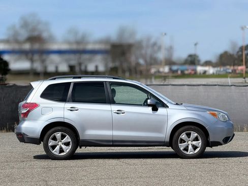 Used 2015 Subaru Forester 2.5i Limited image 7