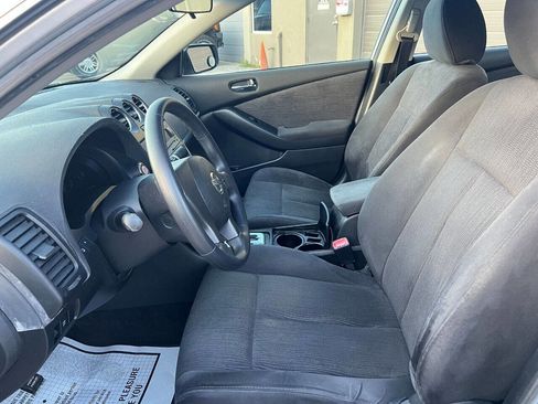 Used 2010 Nissan Altima 2.5 S FWD image 7