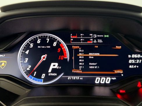 Used 2017 Lamborghini Huracan LP 580-2 RWD image 19