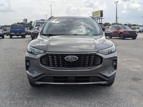 Used 2026 Ford Escape SE w/ PHEV Premium Package FWD image 9