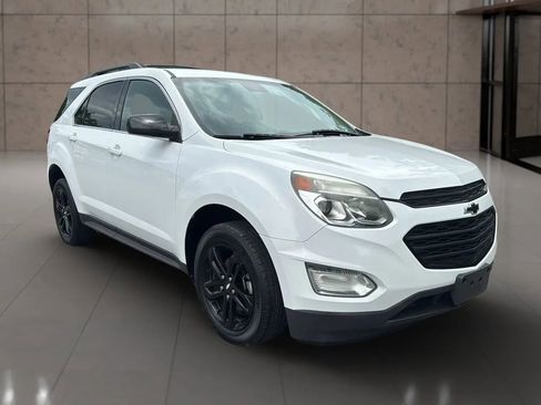 Used 2017 Chevrolet Equinox LT w/ Sport Edition image 3