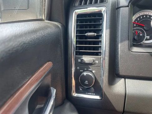 Used 2017 RAM 1500 Laramie w/ Convenience Group AWD/4WD image 34
