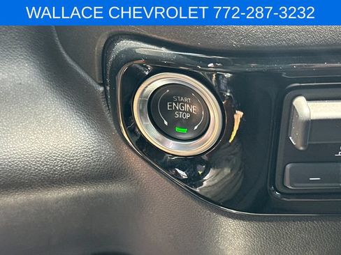 Used 2025 Chevrolet Silverado 1500 LT AWD/4WD image 20
