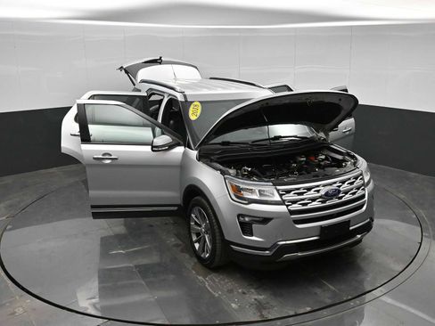 Used 2018 Ford Explorer Limited image 38