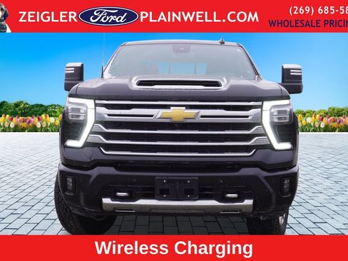 Used 2024 Chevrolet Silverado 2500 High Country image 12