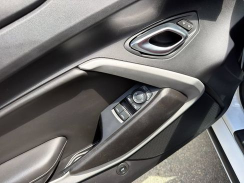 Used 2020 Chevrolet Camaro LT RWD image 15