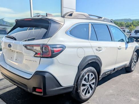 Used 2025 Subaru Outback Limited AWD/4WD image 6