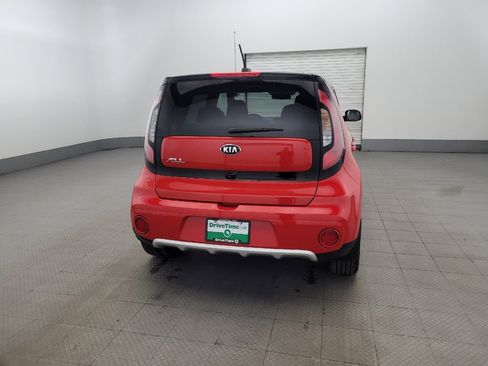 Used 2018 Kia Soul + image 7