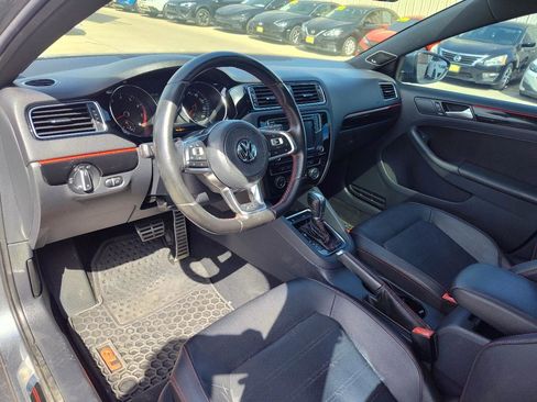Used 2017 Volkswagen Jetta GLI image 13