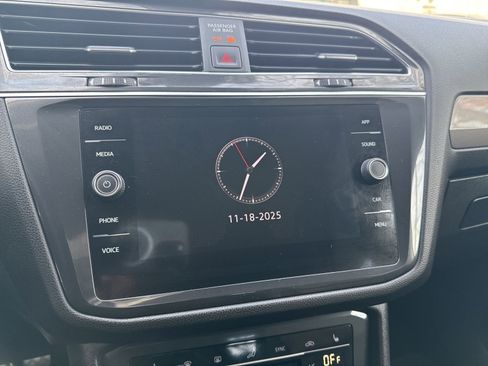 Used 2022 Volkswagen Tiguan SE image 19