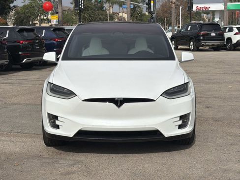 Used 2018 Tesla Model X 100D image 2