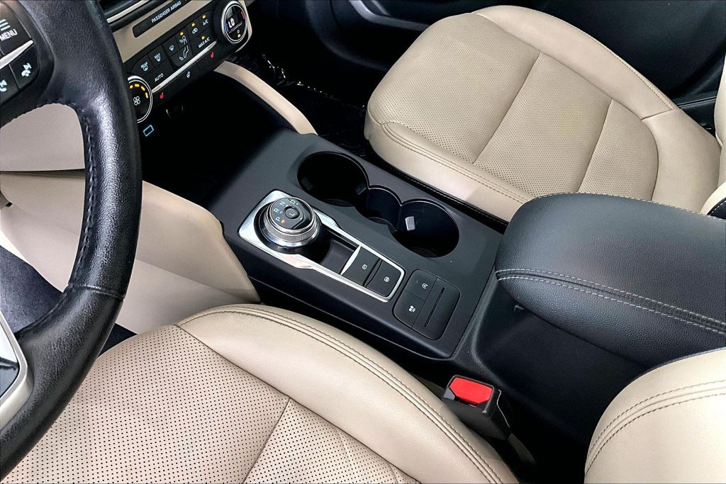 Certified 2020 Ford Escape SEL FWD image 17