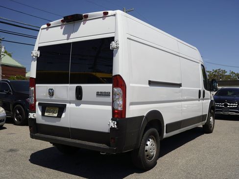 Used 2023 RAM ProMaster 2500 FWD image 7