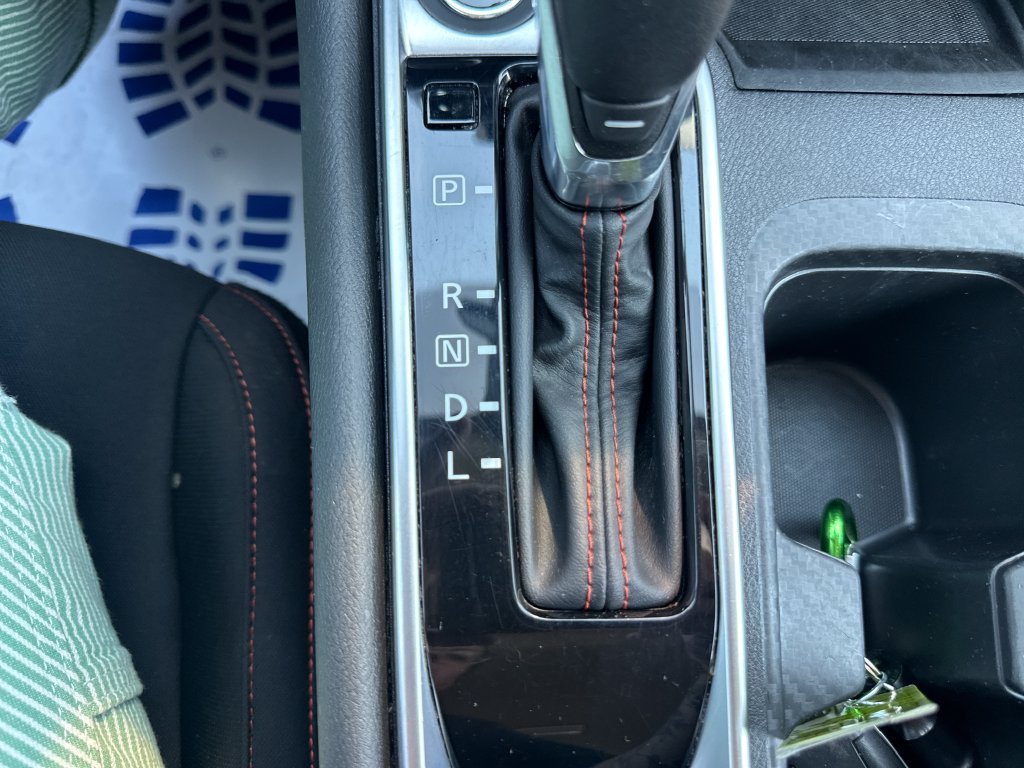 Used 2025 Nissan Sentra SR FWD image 25