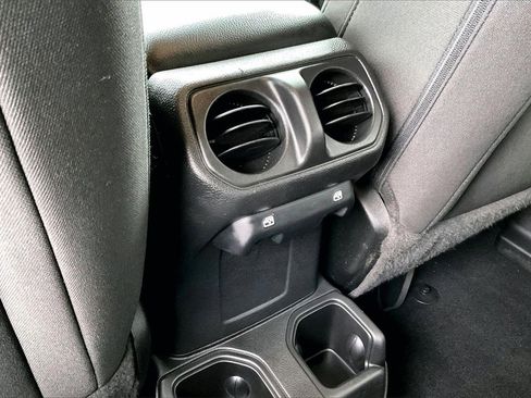 Used 2023 Jeep Wrangler Unlimited Sport image 10