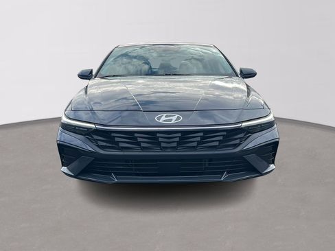 Certified 2024 Hyundai Elantra Limited image 2