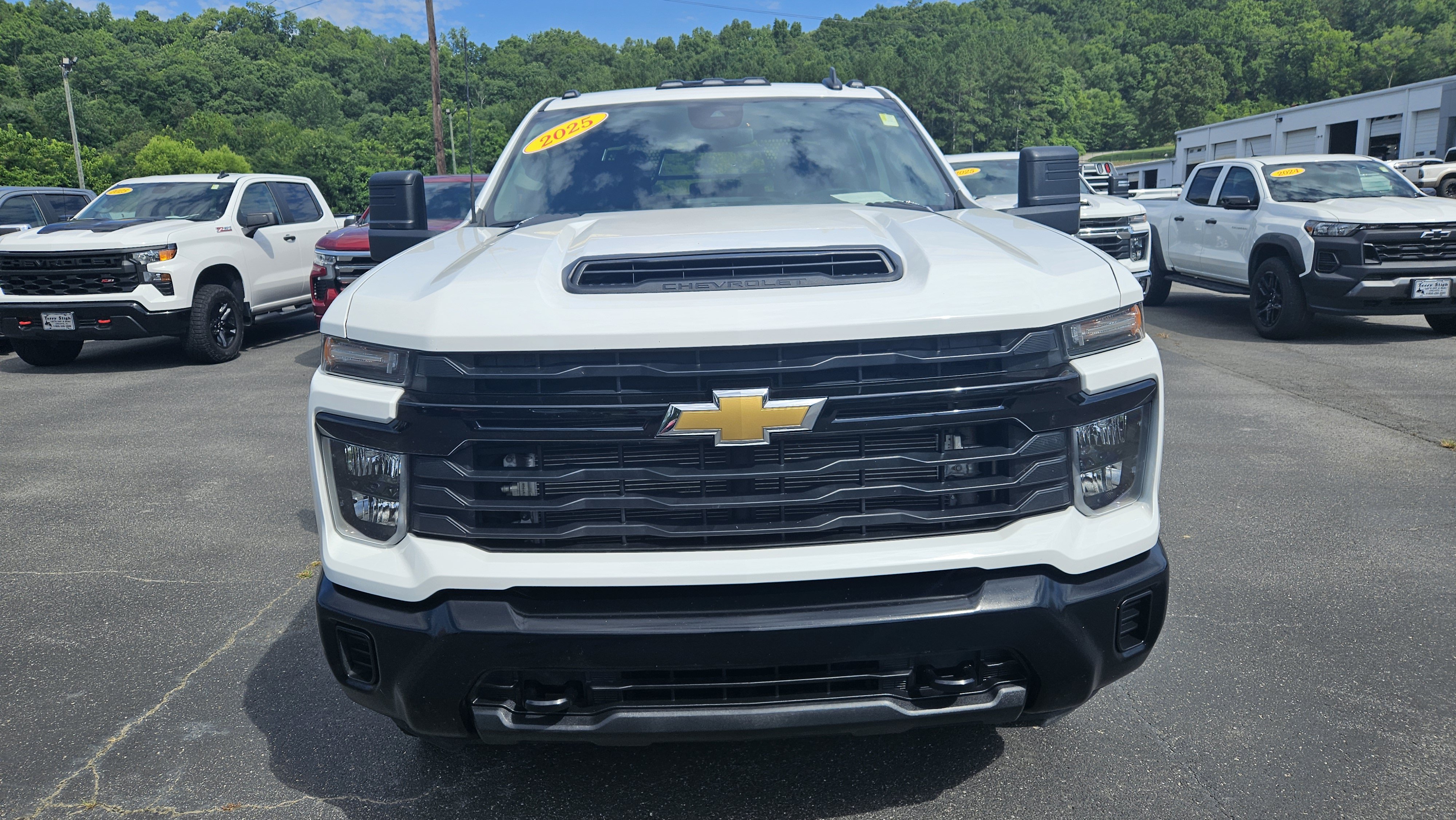 Used 2025 Chevrolet Silverado 3500 W/T AWD/4WD image 3